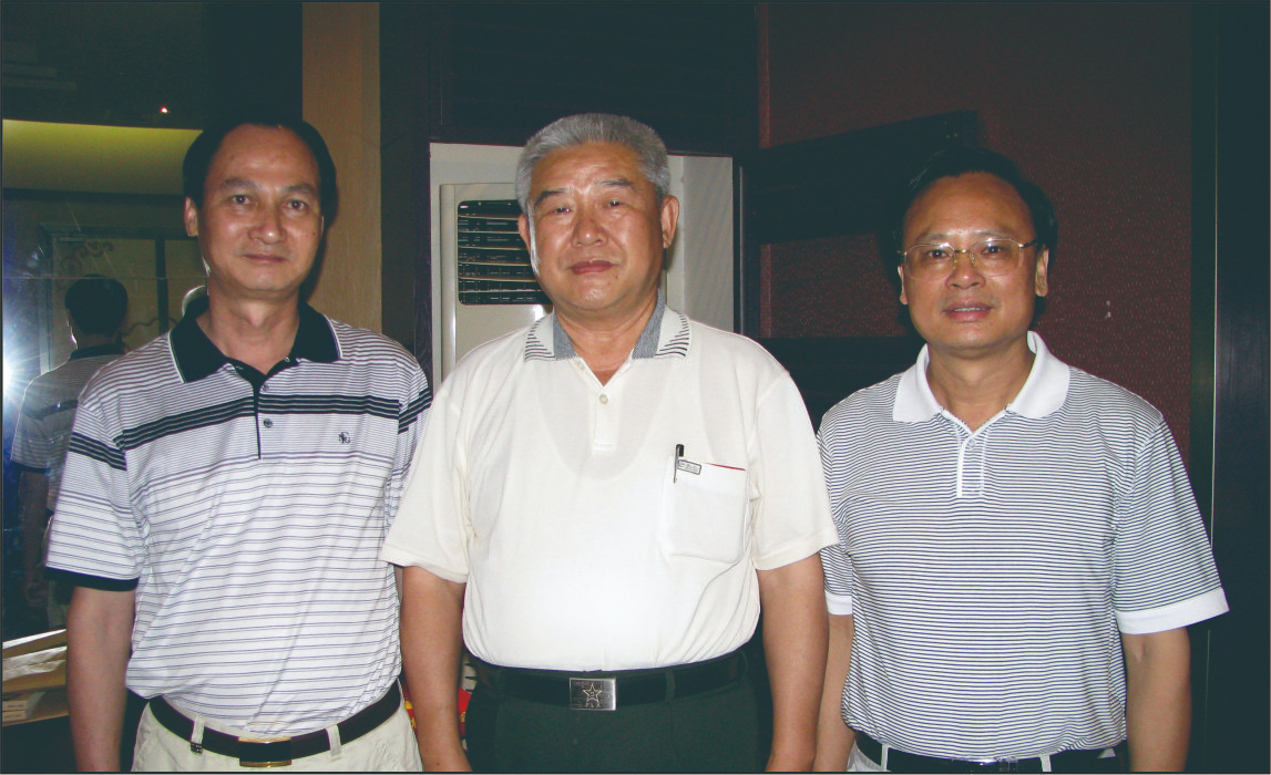 廣西區(qū)發(fā)改委領(lǐng)導(dǎo)陪同中國人民解放軍總參謀部政治部主任賈雪陽軍（照片中）到公司實(shí)地考察，并給予“好安節(jié)電器”高度評價